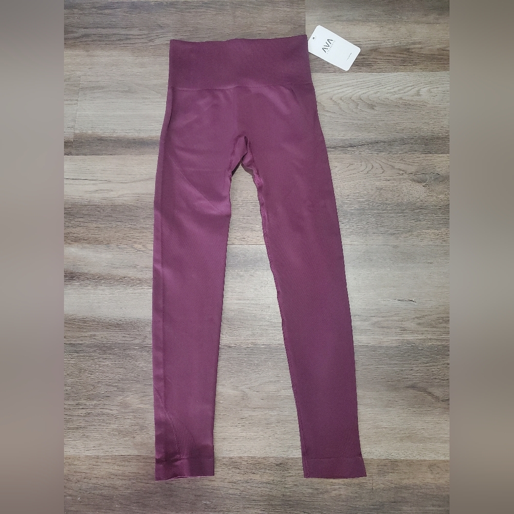 AVA Los Angeles Seamless Plum Active Comfortable Sporty Leggings Size S NWT